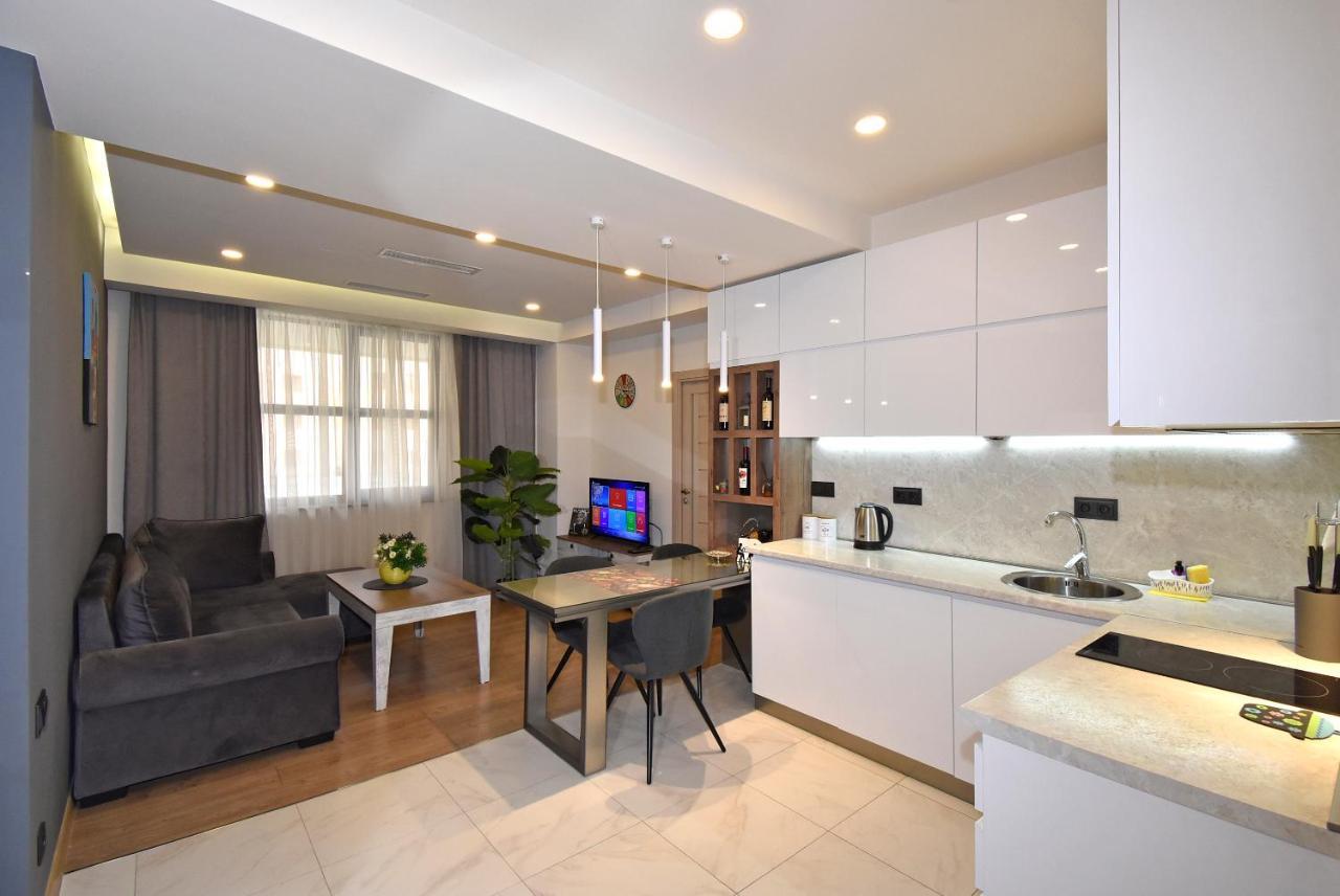 Home4You City Center Apartments Jerevan Eksteriør billede